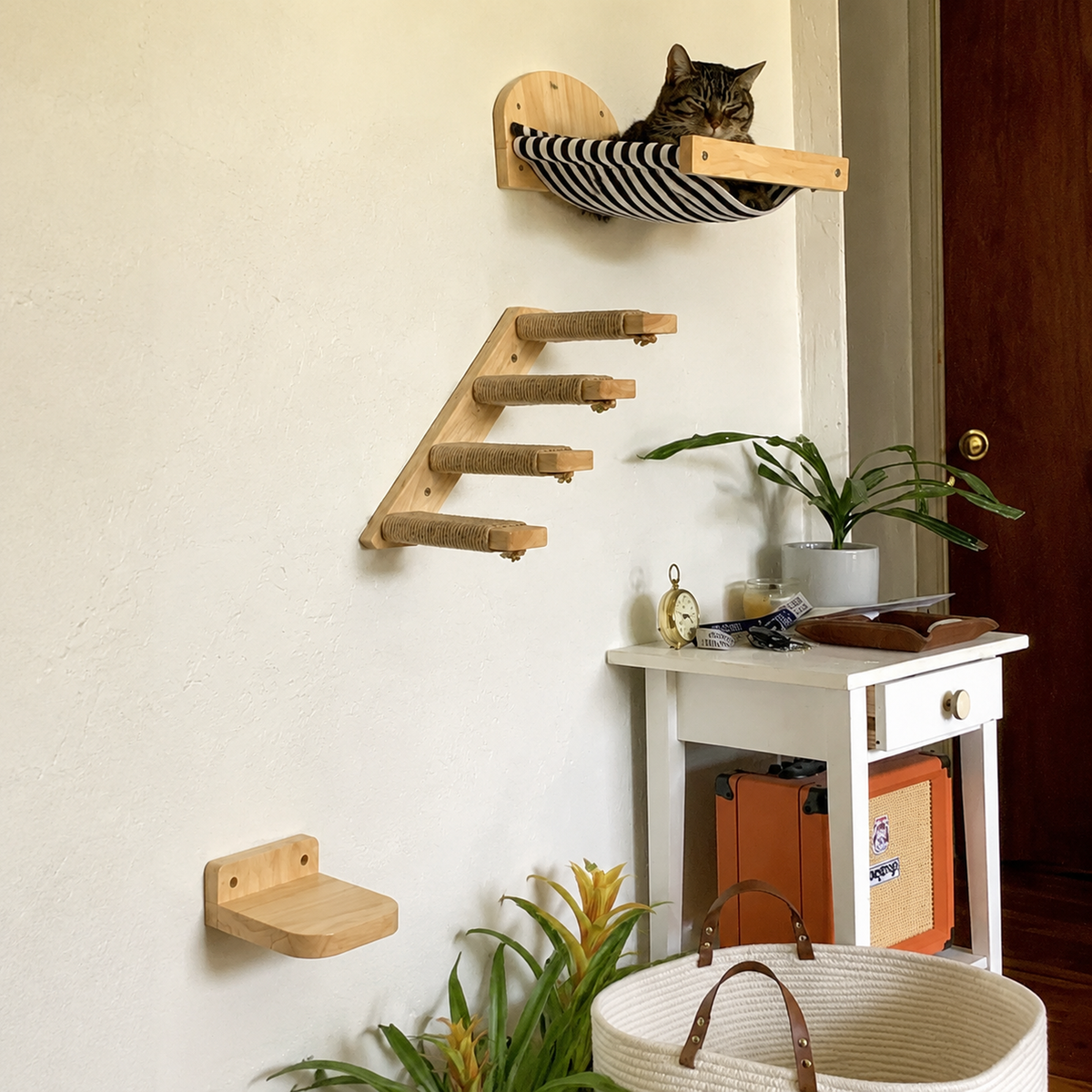 Arbre à chat mural modulable en bois massif