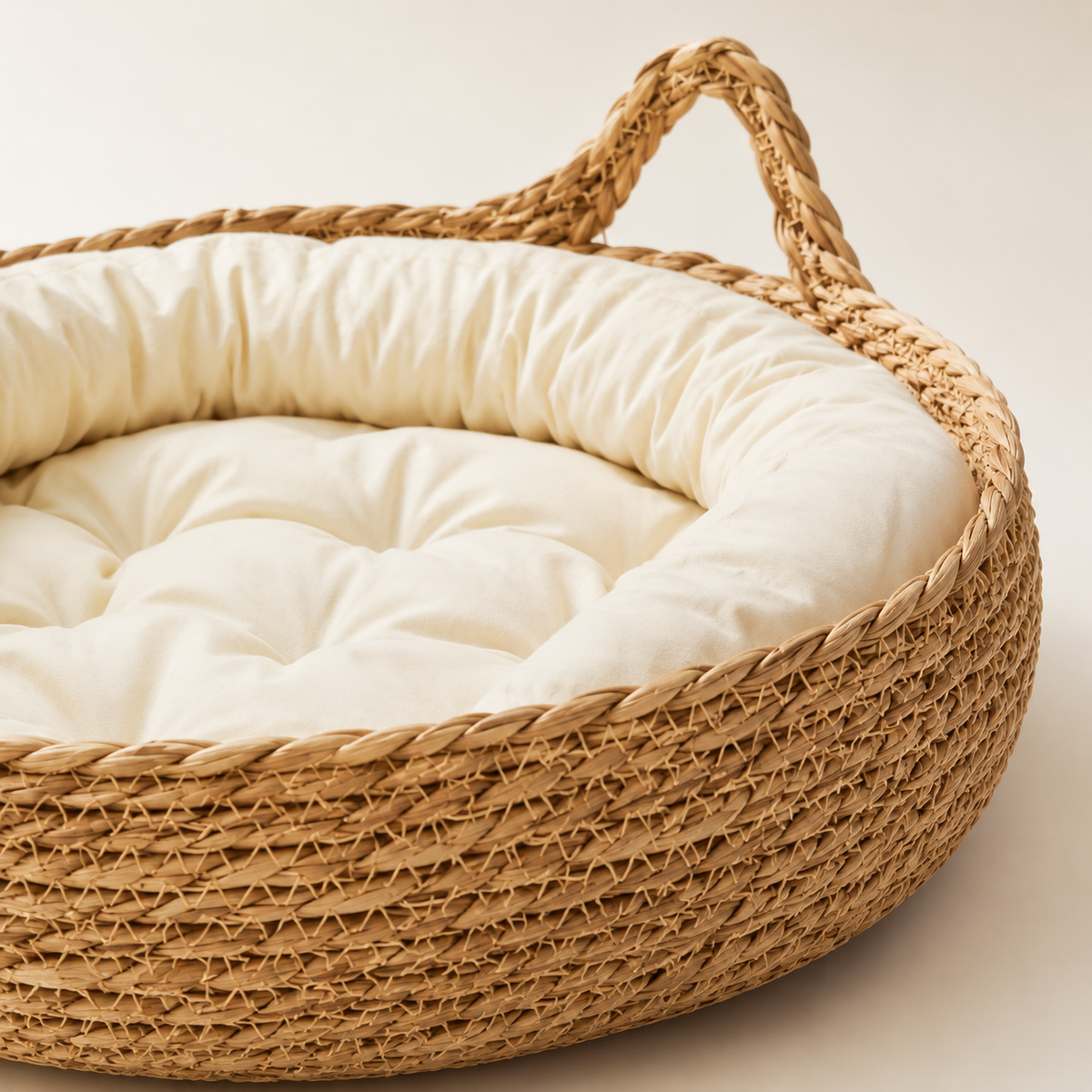 Panier en osier pour chat avec coussin rembourré