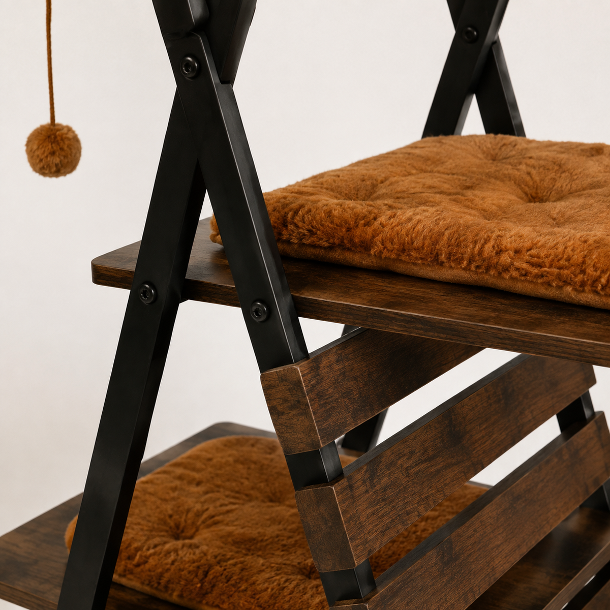 Arbre à chat design avec structure métallique