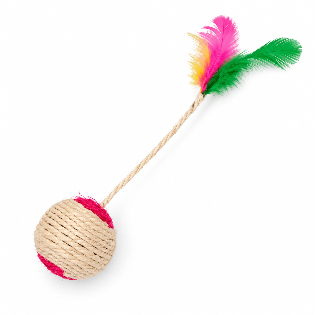 Balle en sisal avec plumes pour chaton